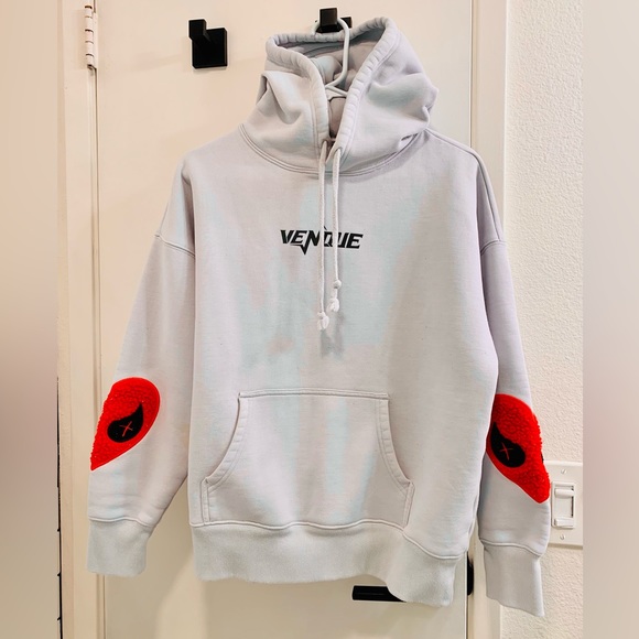 Venque “Amoo love” heart logo hoodie (size: S) - Picture 9 of 16